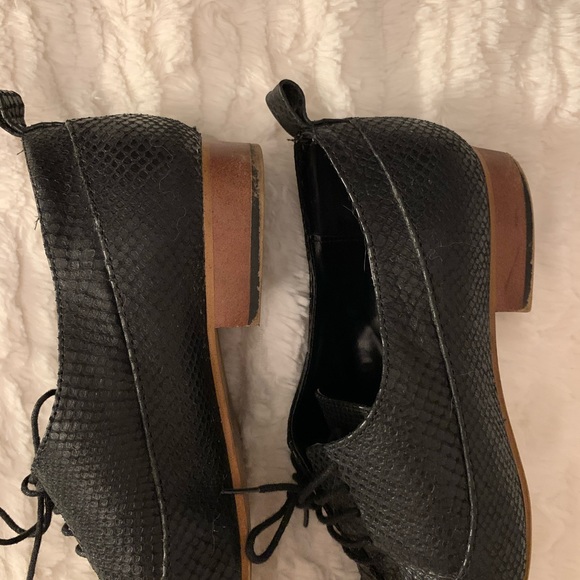 ZARA leather patterned Oxfords - Picture 5 of 8